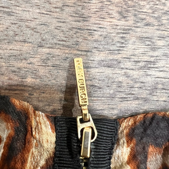 Tory Burch Top Animal Print Size 6 Silk - Picture 6 of 6